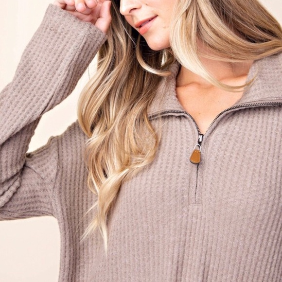 Pullover Knitted Top - Picture 3 of 5